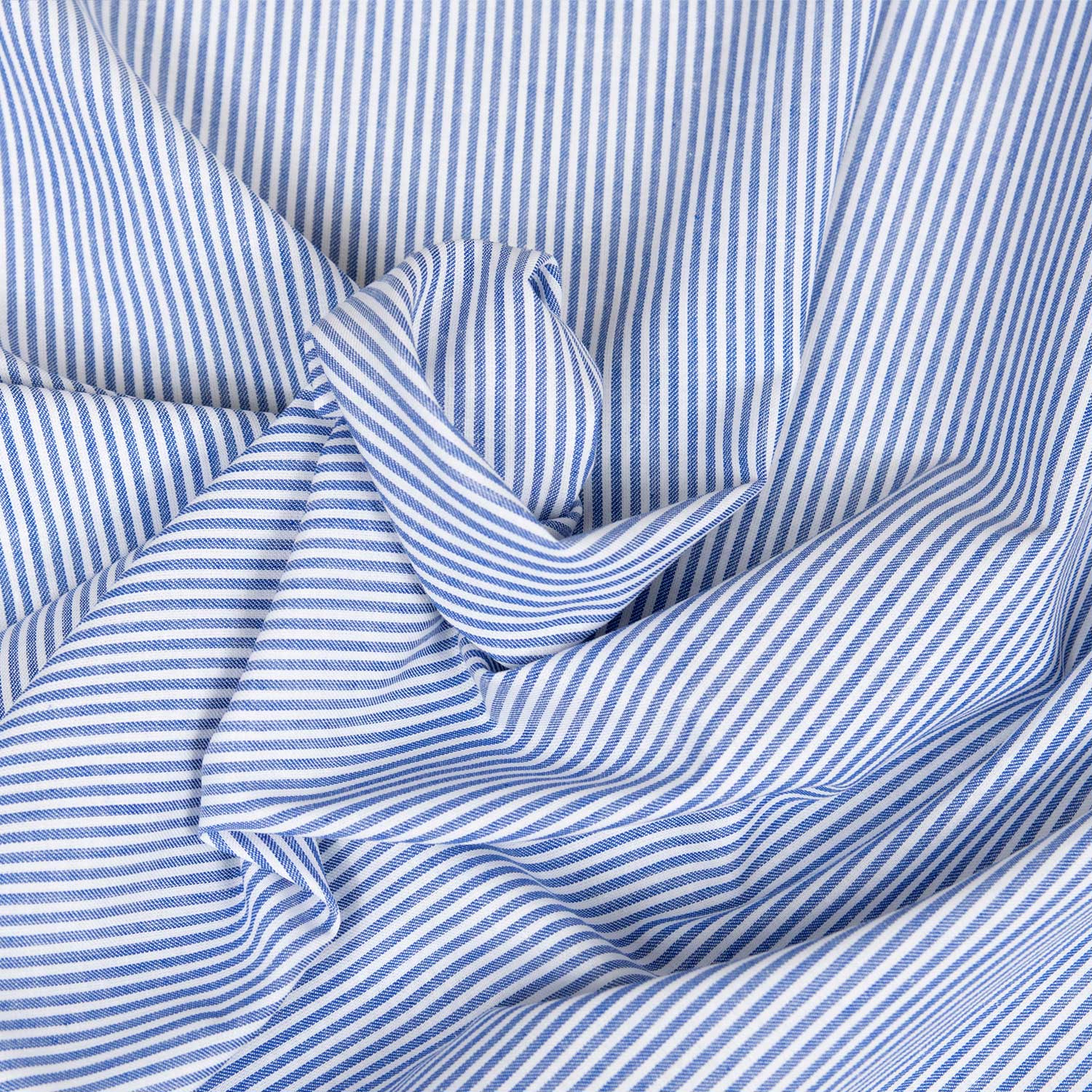 Tessuto panama in 100% cotone washed celeste con righe verticali a contrasto, leggero e traspirante