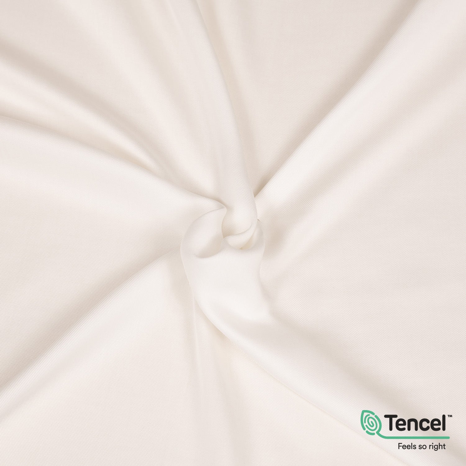 Tessuto twill in Tencel™ morbido e sostenibile, con drappeggio fluido, fibra ecologica dall’eucalipto, ideale per gonne, camicie, vestiti, pantaloni, completi. Color off white