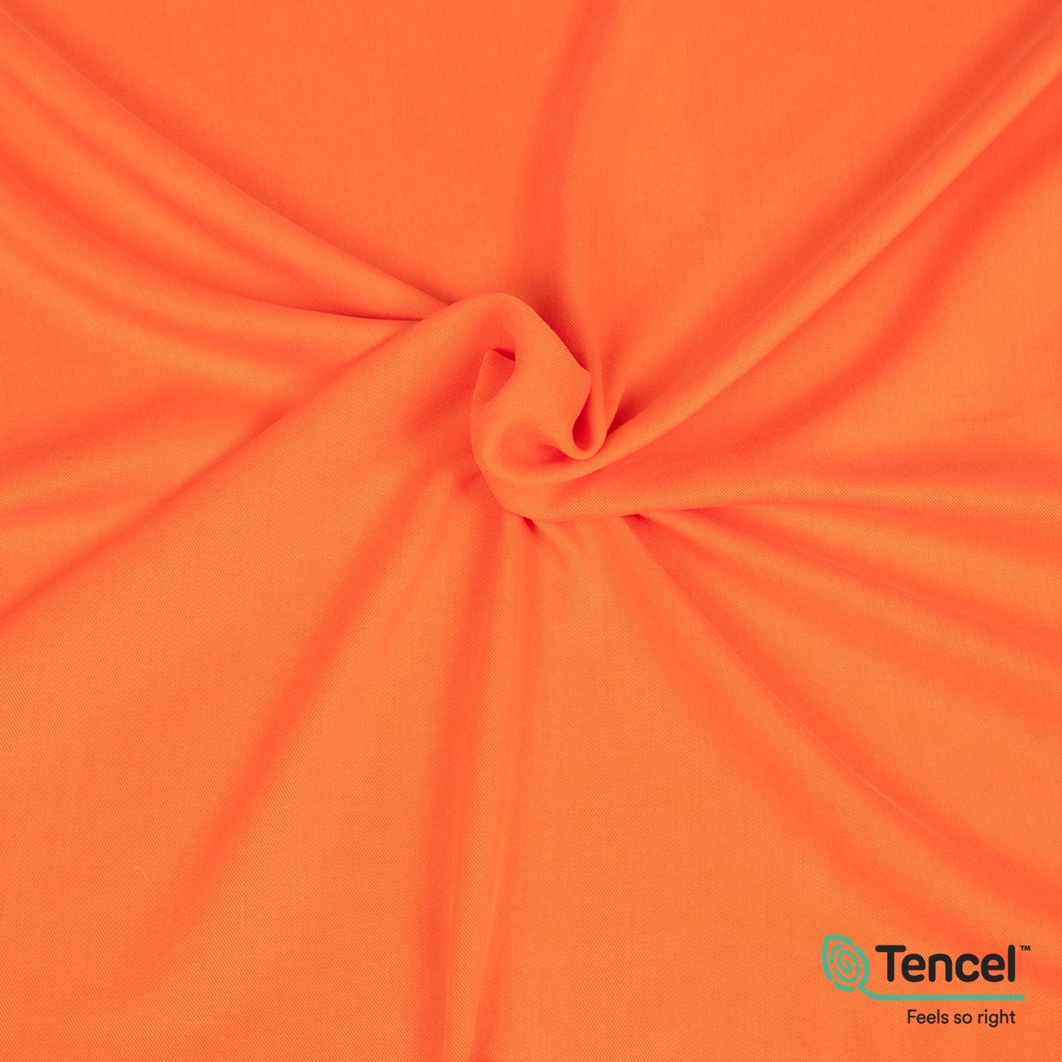Tessuto twill in Tencel™ morbido e sostenibile, con drappeggio fluido, fibra ecologica dall’eucalipto, ideale per gonne, camicie, vestiti, pantaloni, completi. Color arancio