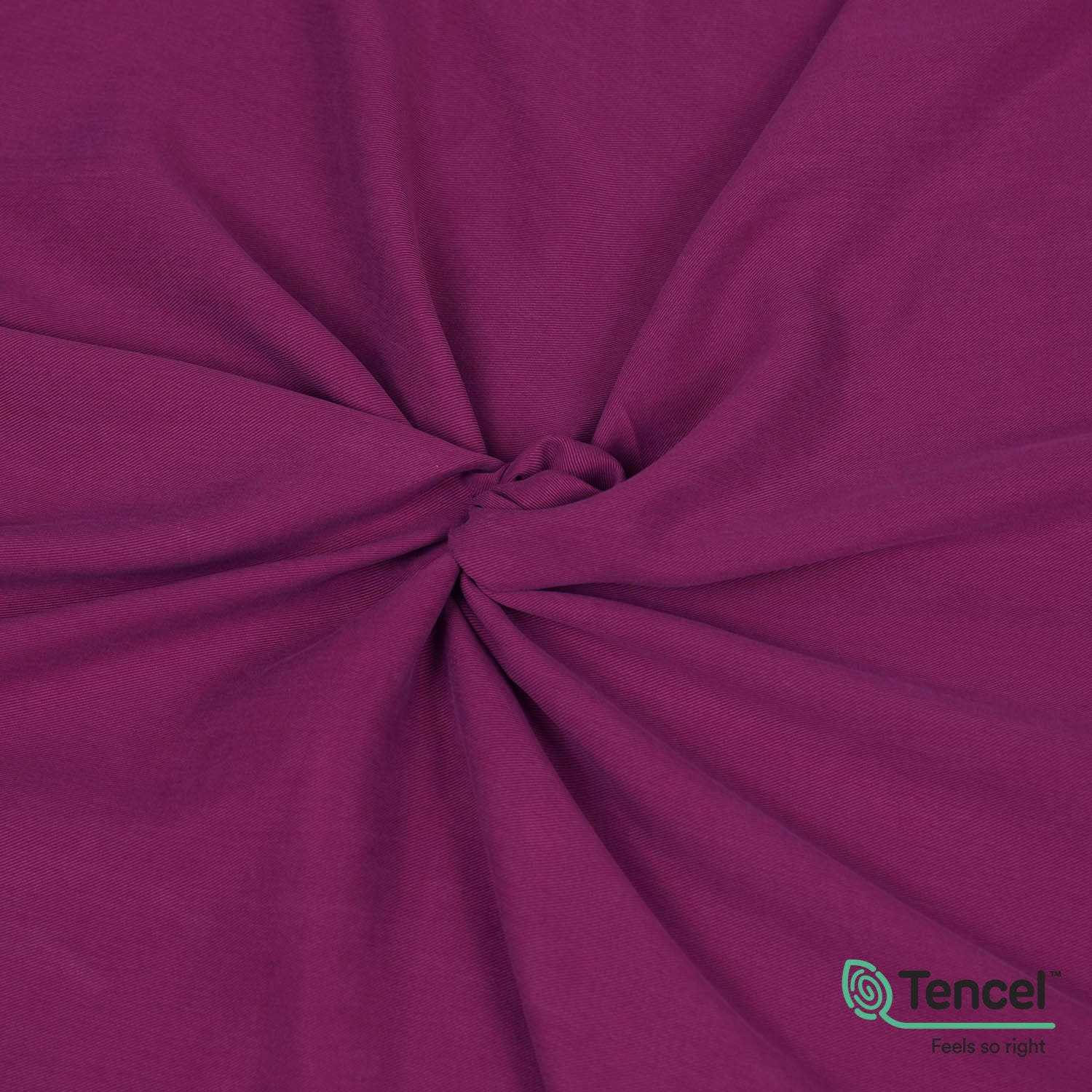 Tessuto twill in Tencel™ morbido e sostenibile, con drappeggio fluido, fibra ecologica dall’eucalipto, ideale per gonne, camicie, vestiti, pantaloni, completi. Color bouganville