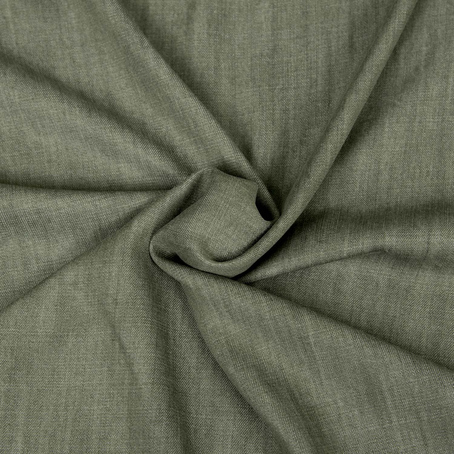 Tessuto 100% Tencel Lyocell verde salvia al metro Made in Italy con morbida caduta e mano fluida.