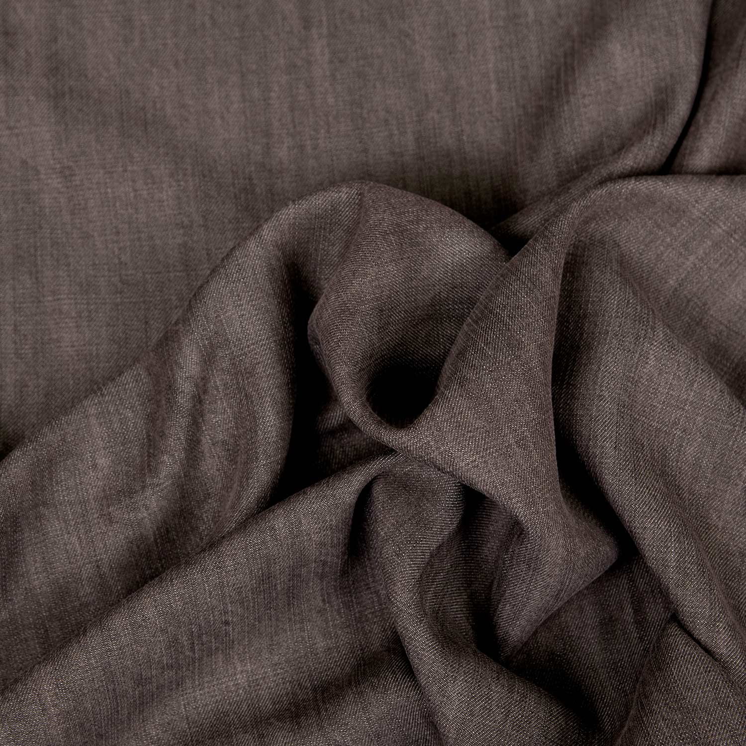 Dettaglio del tessuto Lyocell marrone testa di moro, ideale per blazer, pantaloni e abbigliamento sartoriale.