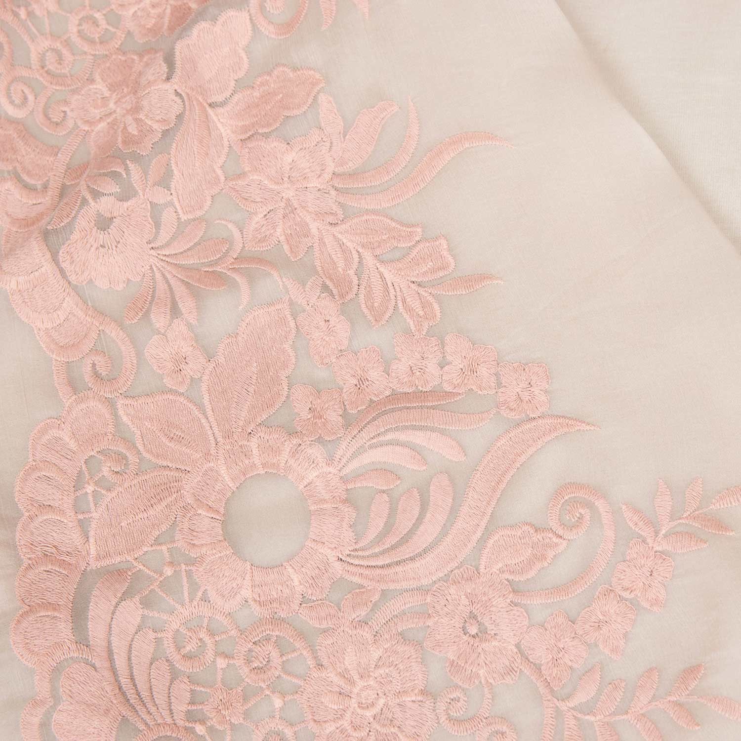 Tessuto rosa in voile crepon di seta con ricami floreali tono su tono in cotone, perfetto per moda elegante, gonne e abiti da donna.