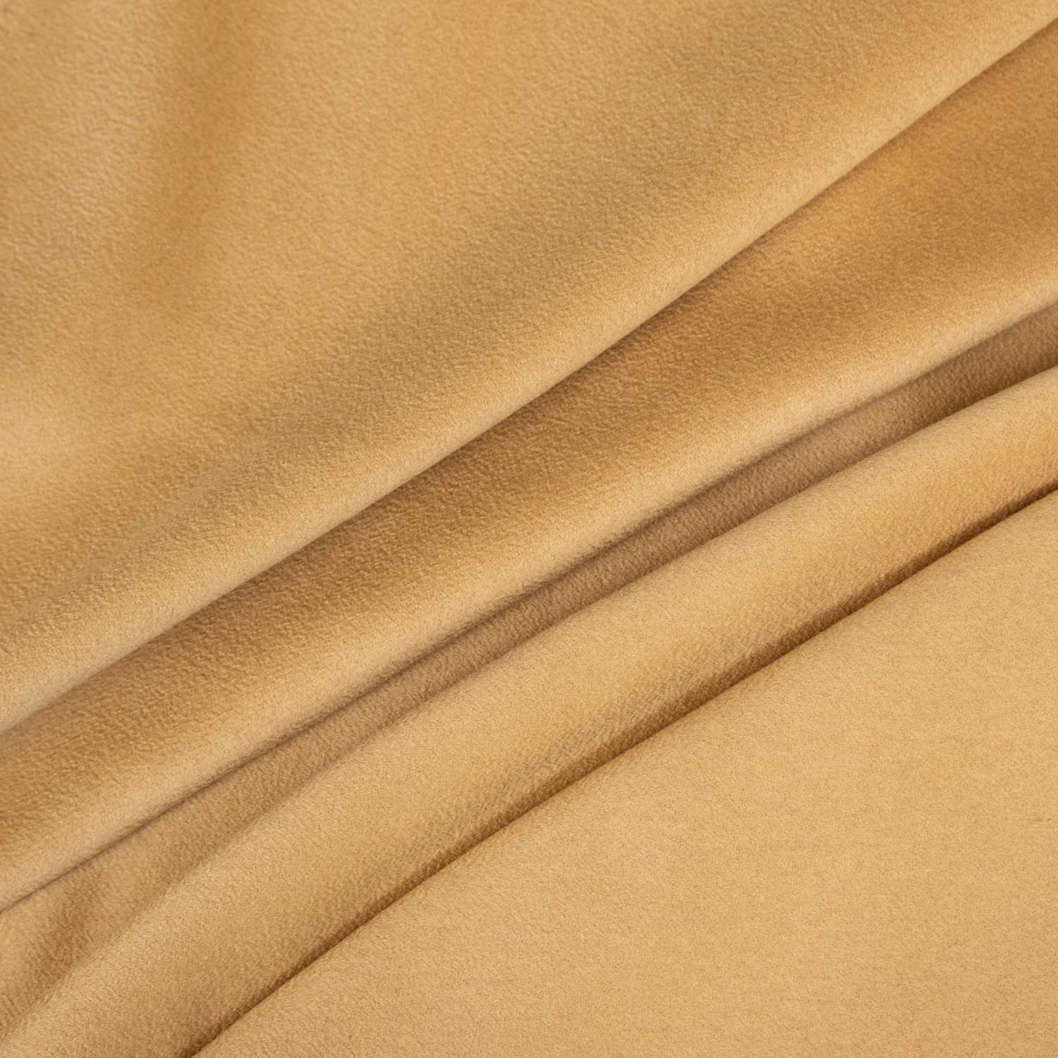 Tessuto misto lana e cashmere 50%/50% colore beige, morbido e caldo, taglio da 1,60 m (venduto come 1,30 m per piccolo difetto), grammatura 700 g/mt, ideale per cappotti, giacche e capi sartoriali eleganti.