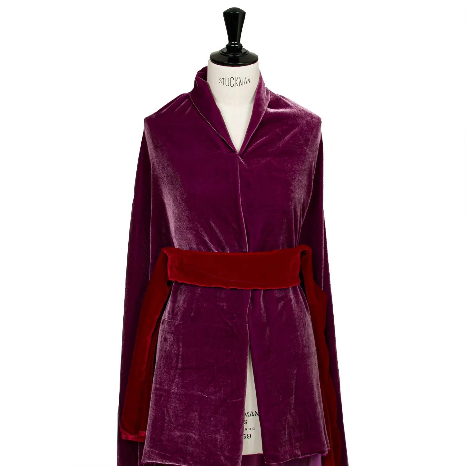 Manichino con velluto liscio panné misto seta e viscosa, un tessuto morbido, cadente e luminoso per realizzare capi d'abbigliamento eleganti. 