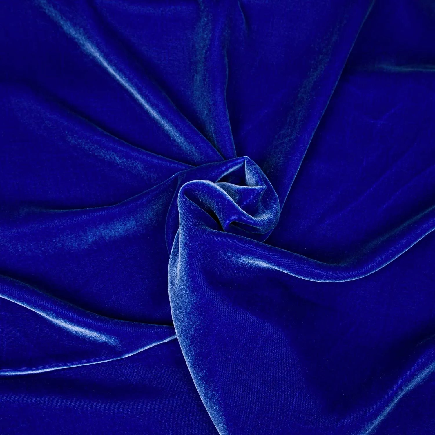Velluto liscio panné misto seta e viscosa, un tessuto morbido, cadente e luminoso per realizzare capi d'abbigliamento eleganti. Una stoffa cangiante sui toni del blu elettrico